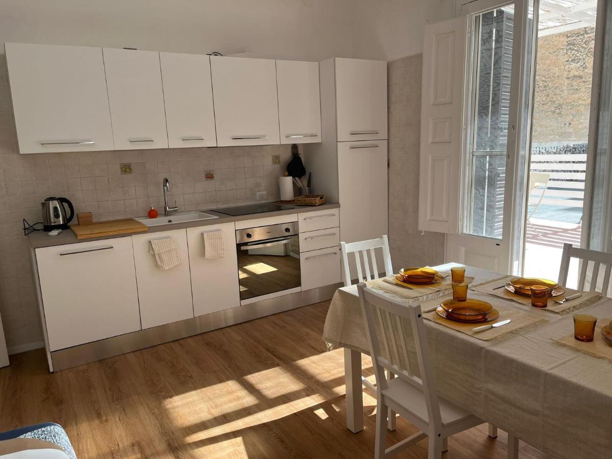 Apartamento Casa In Centro Con Terrazzo Bari Exterior foto