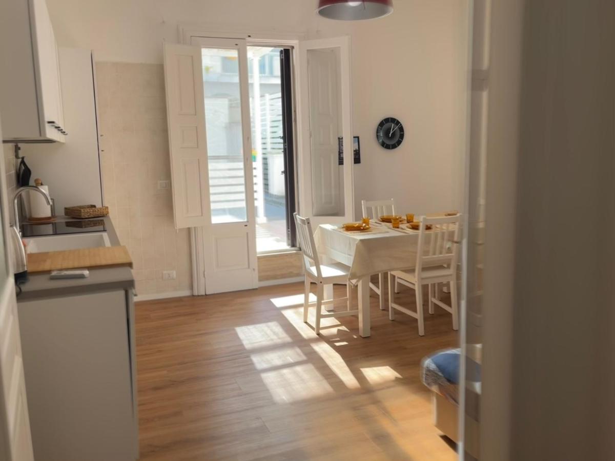 Apartamento Casa In Centro Con Terrazzo Bari Exterior foto